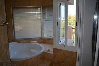 Thumbnail von Villa For Sale in Hacienda Las Chappas, Málaga