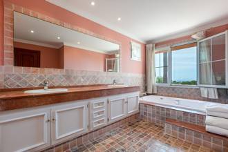 Thumbnail von Villa For Sale in Marbella, Málaga