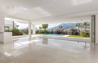 Thumbnail von Villa For Sale in Marbella, Málaga