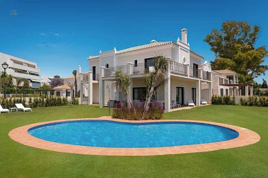 Villa For Sale in Guadalmina Baja, Málaga