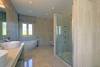 Thumbnail von Villa For Sale in Calahonda, Málaga