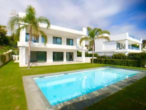 Thumbnail von Nueva Andalucía Villa ES134438