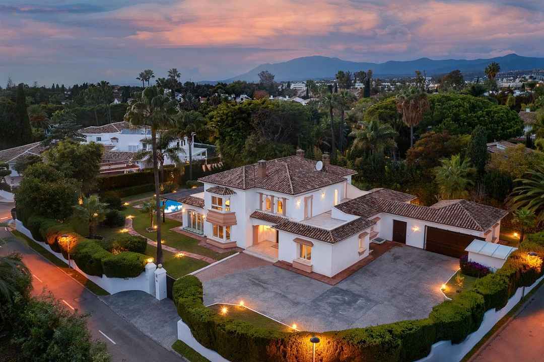  Marbella Villa ES131548
