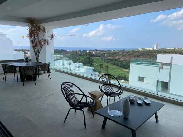 Apartment For Sale im Marbella, Málaga 