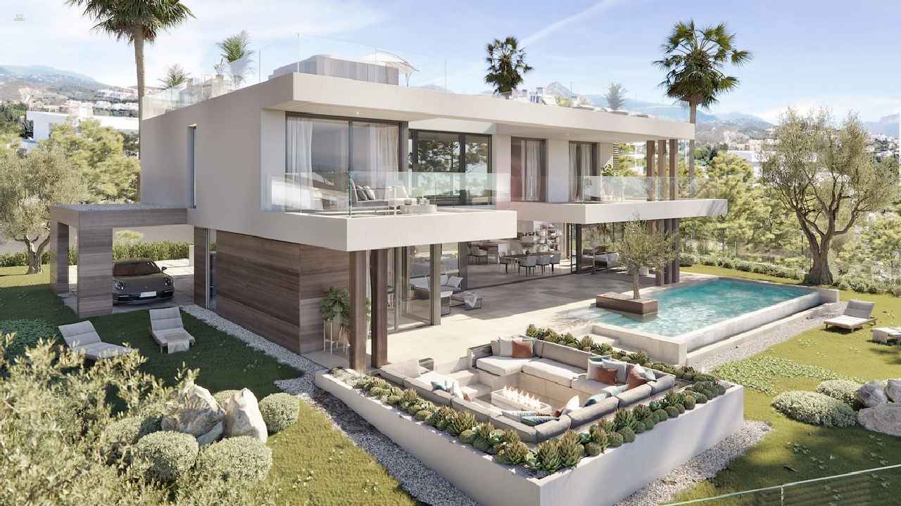 Villa For Sale in New Golden Mile, Málaga 