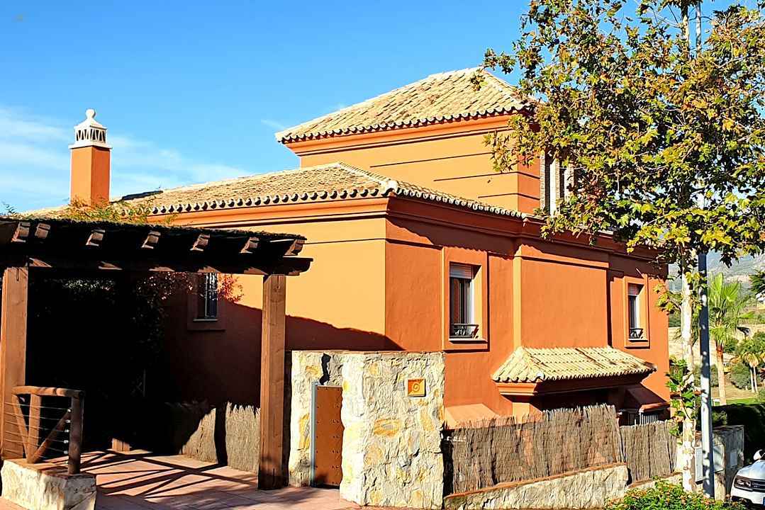 Villa For Sale in Santa Clara, Málaga