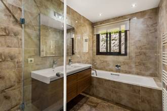 Thumbnail von Villa For Sale in Benahavis, Málaga