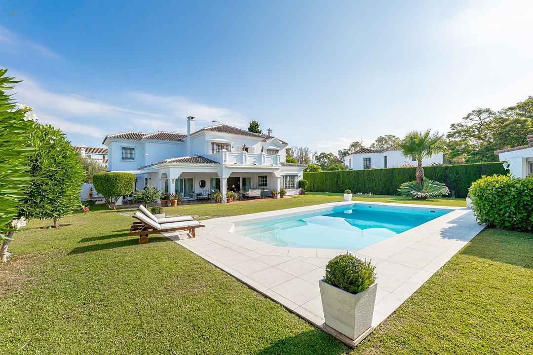  Estepona Villa ES125596