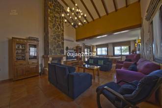 Thumbnail von Villa For Sale in Estepona, Málaga