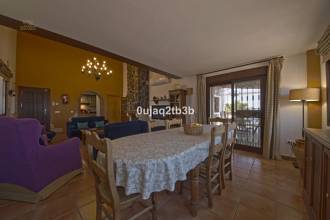 Thumbnail von Villa For Sale in Estepona, Málaga