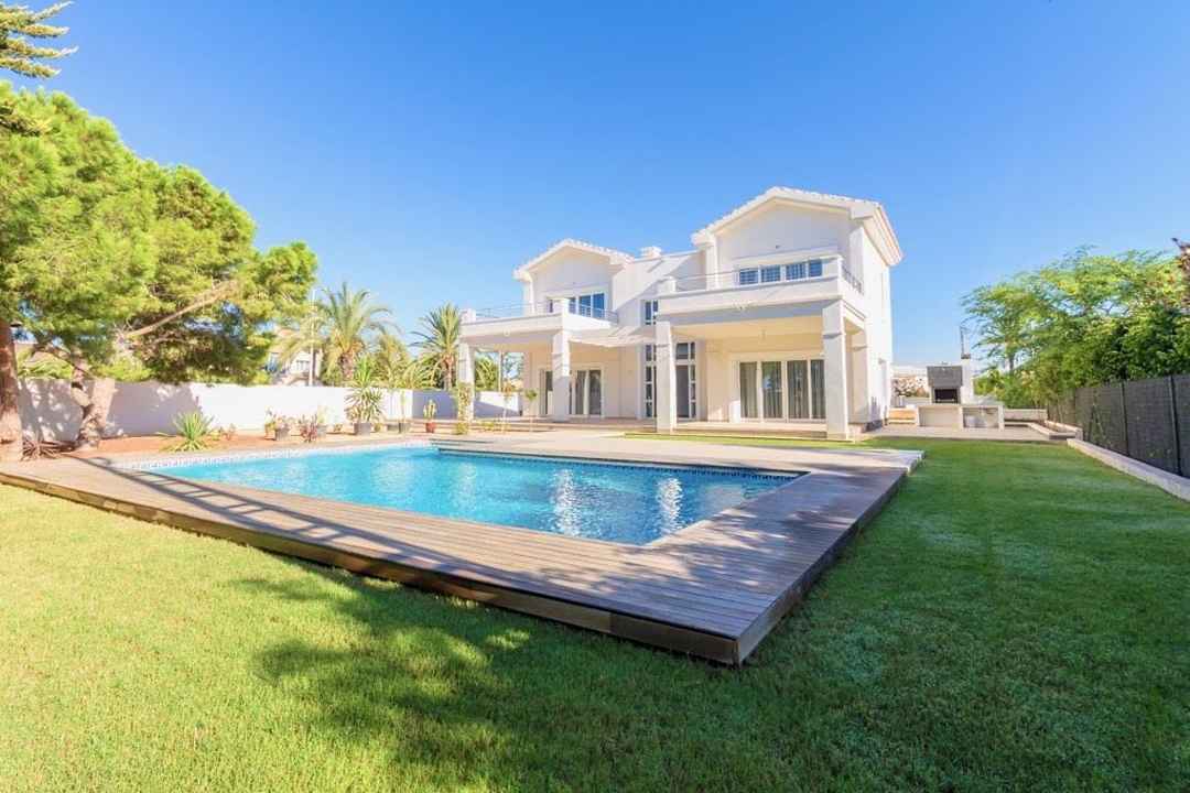  Cabo Roig Villa ES116031