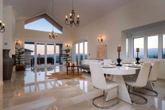 Thumbnail von Villa For Sale in Sierrezuela, Málaga