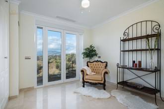 Thumbnail von Villa For Sale in Sierrezuela, Málaga