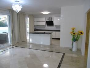 Thumbnail von Villa For Sale in Calahonda, Málaga