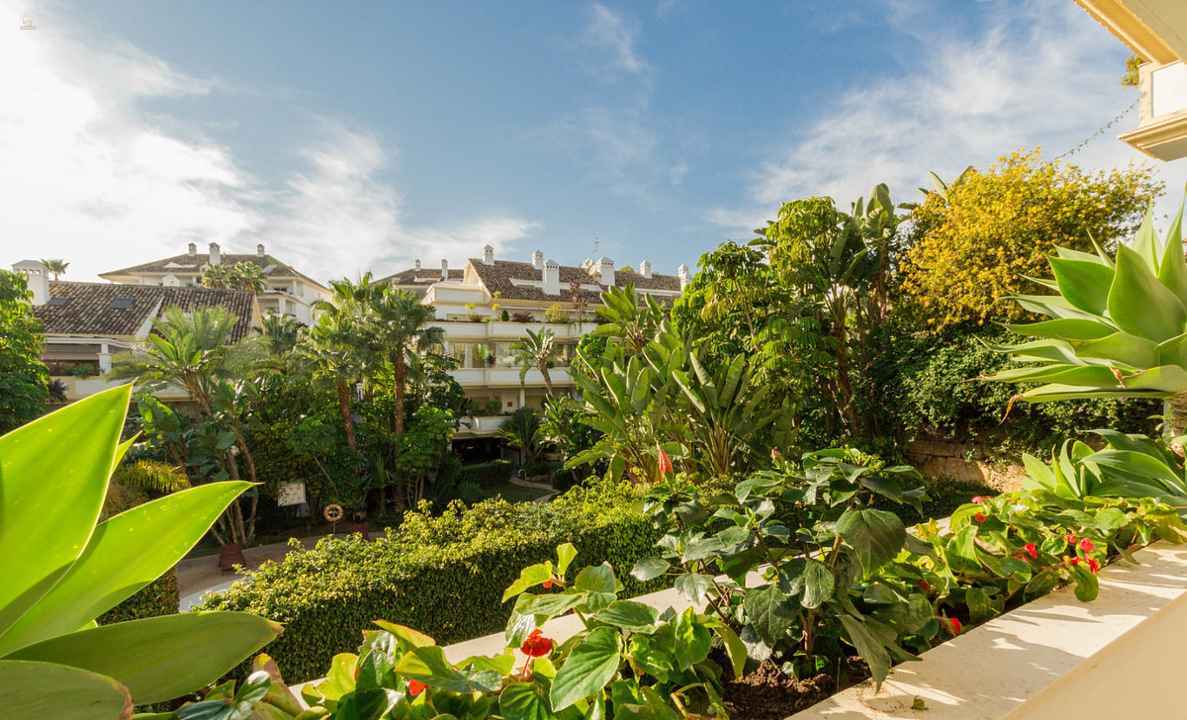 Apartment For Sale im Marbella, Málaga 