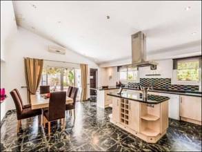 Thumbnail von Villa For Sale in Estepona, Málaga