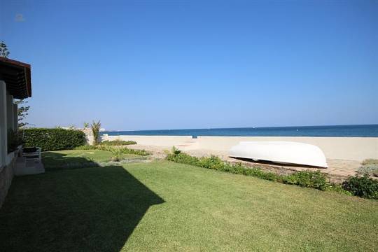 Villa For Sale in Estepona, Málaga