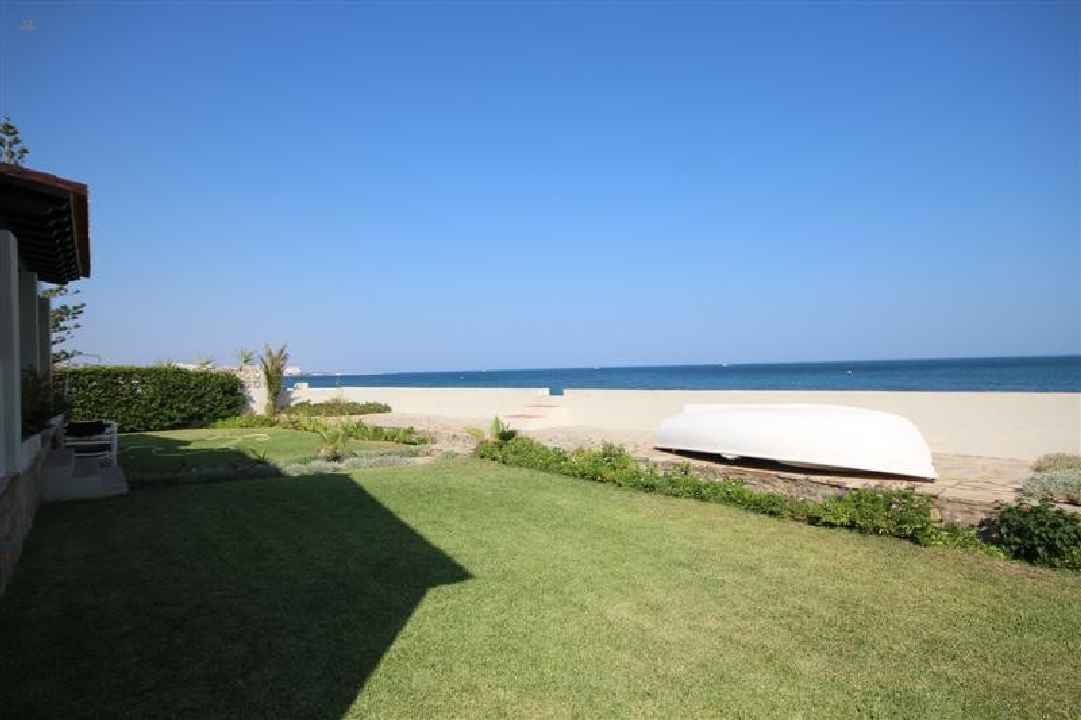 Villa For Sale in Estepona, Málaga