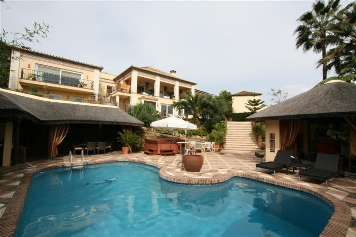  Nueva Andalucía Villa ES118165