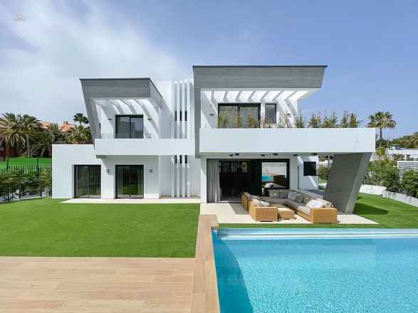  Puerto Banús Villa ES136102