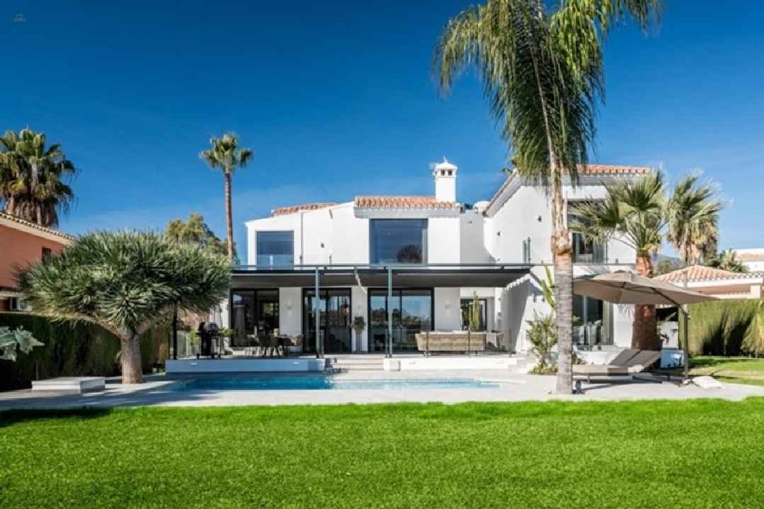 Luxus-Villa in Nueva Andalucia R2836781