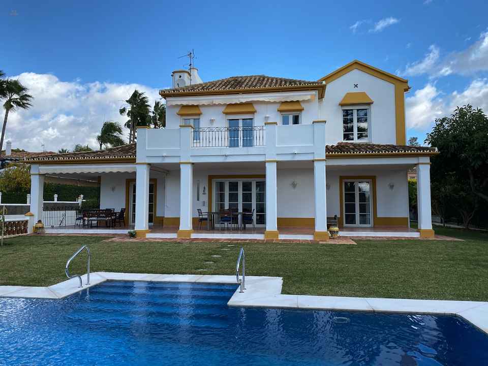  Bahía de Marbella Villa ES131538