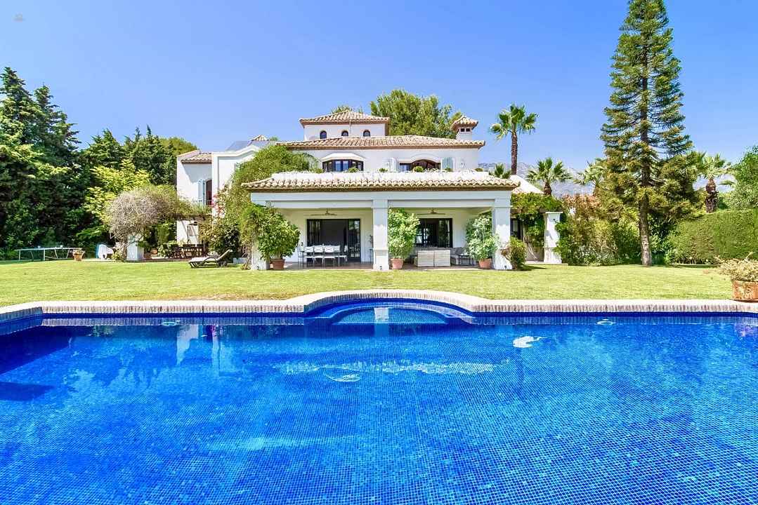  Marbella Villa ES125986