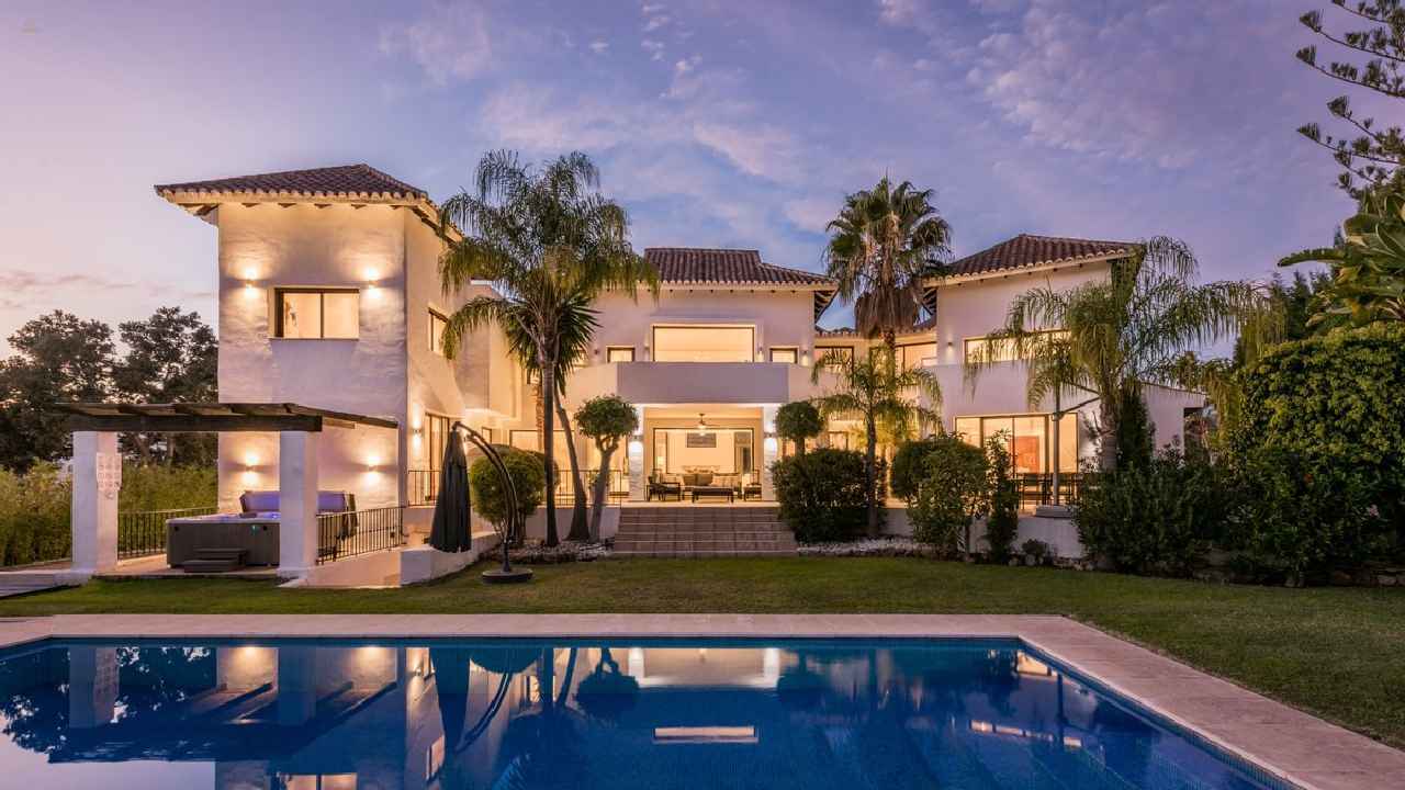  Marbella Villa ES120033