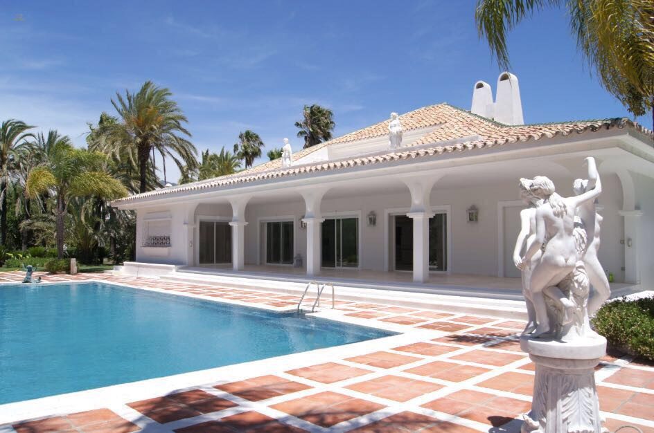 Nueva Andalucía Villa ES115270