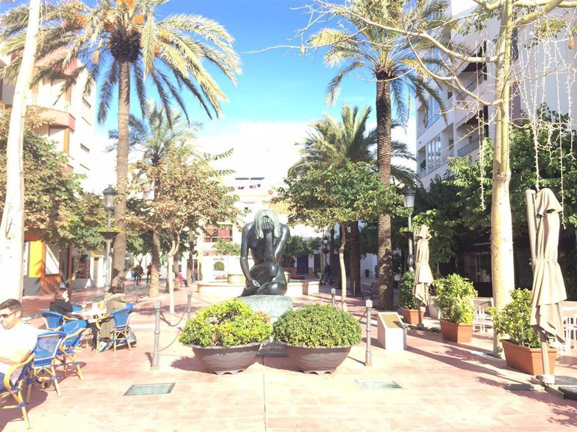 Thumbnail von Commercial Property For Sale in Estepona, Málaga