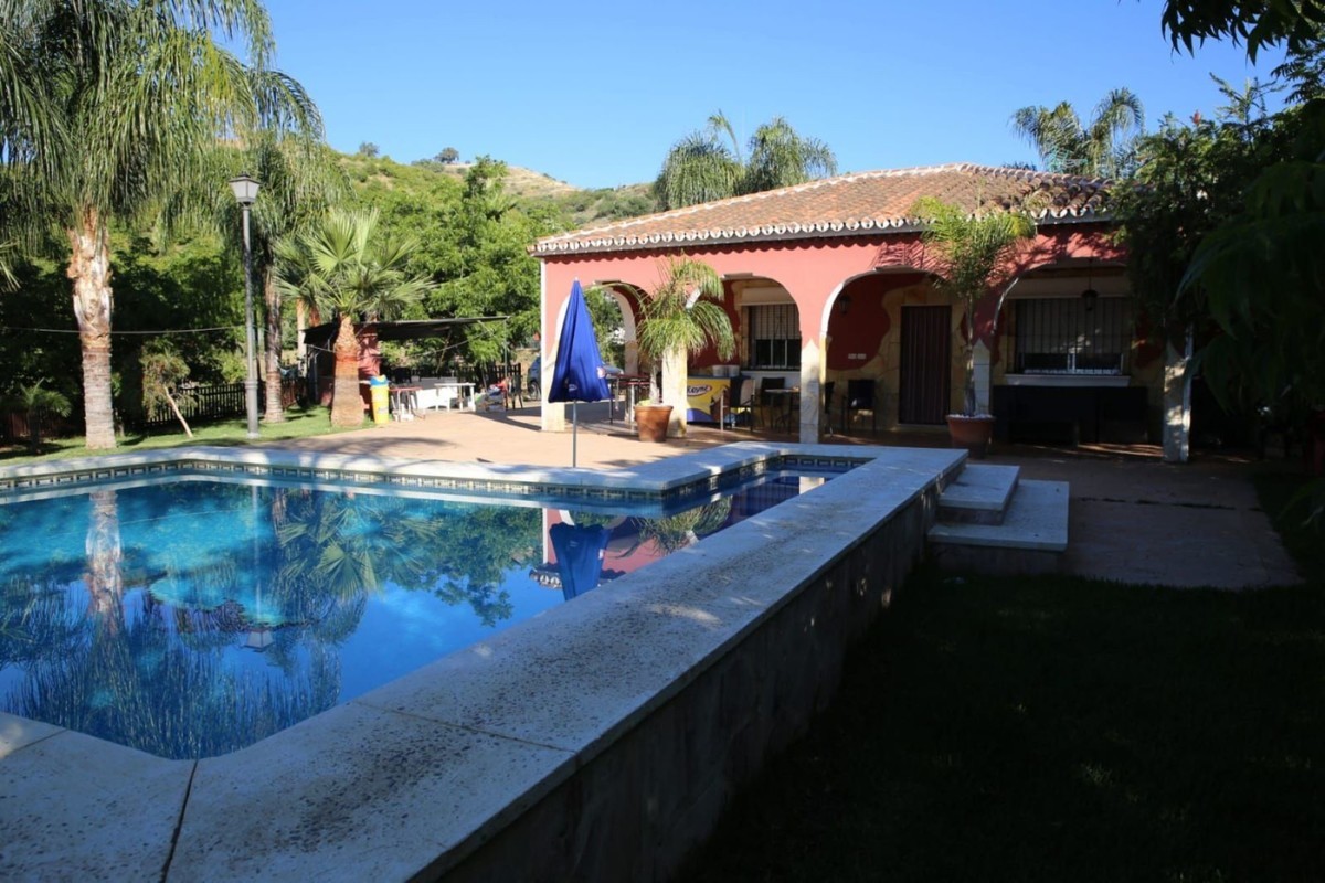 Villa For Sale in Coin, Málaga