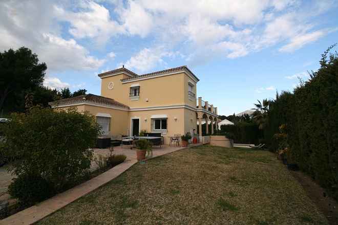 Luxus-Villa in Nueva Andalucia R2832890