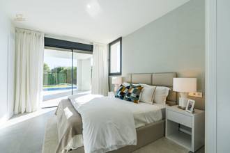 Thumbnail von Villa For Sale in Puerto Cabopino, Málaga