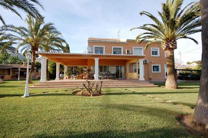 Villa For Sale in Javea, Alicante