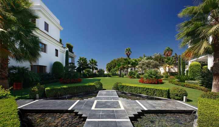 Apartment For Sale in Estepona, Málaga