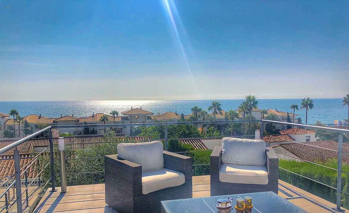 Villa For Sale in Estepona, Málaga