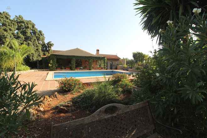 Villa For Sale in Alhaurin el Grande, Málaga