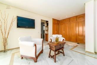 Thumbnail von Villa For Sale in El Paraiso, Málaga