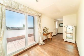 Thumbnail von Villa For Sale in El Paraiso, Málaga