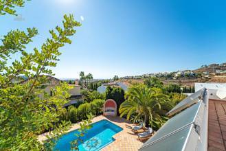 Thumbnail von Villa For Sale in El Paraiso, Málaga