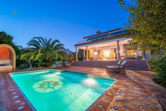 Thumbnail von Villa For Sale in El Paraiso, Málaga