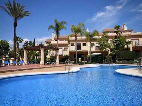 Luxus-Haus in Nueva Andalucia R2812925