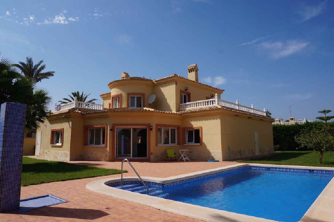 Villa For Sale in Cabo Roig, Alicante