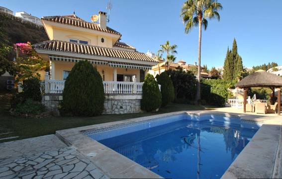 Villa For Sale in Calahonda, Málaga 