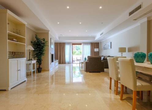 Apartment For Sale in The Golden Mile, Málaga