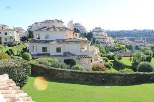 Luxus-Wohnung in Benahavis R2801495