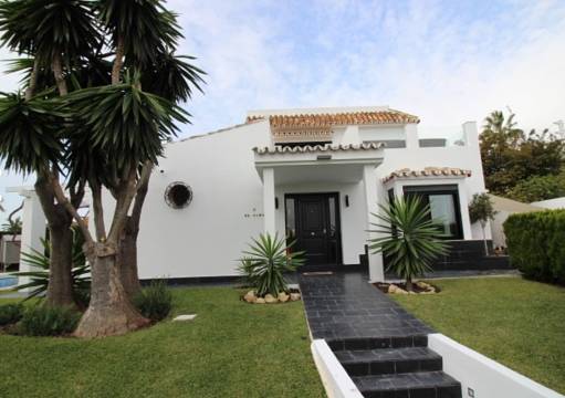 Villa For Sale in Calahonda, Málaga 