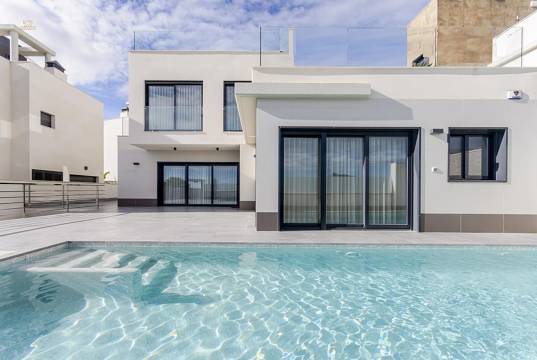 Villa For Sale in San Miguel de Salinas, Alicante 