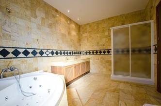 Thumbnail von Luxus-Wohnung in Estepona R2779607