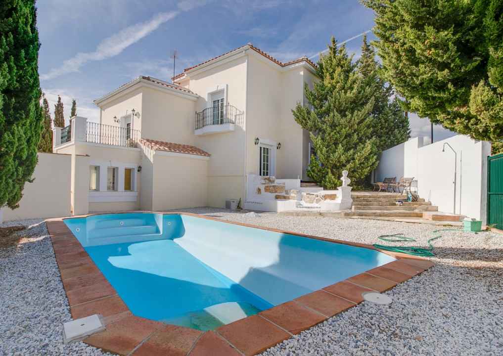 Villa For Sale in Estepona, Málaga